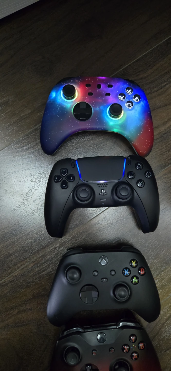 Xbox and PlayStation Controllers - Bundle - photo 2