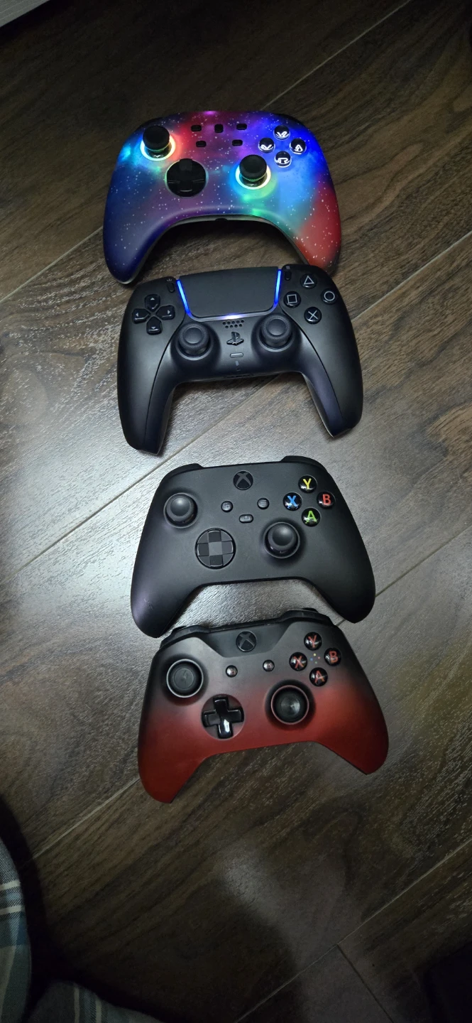 Xbox and PlayStation Controllers - Bundle - photo 3