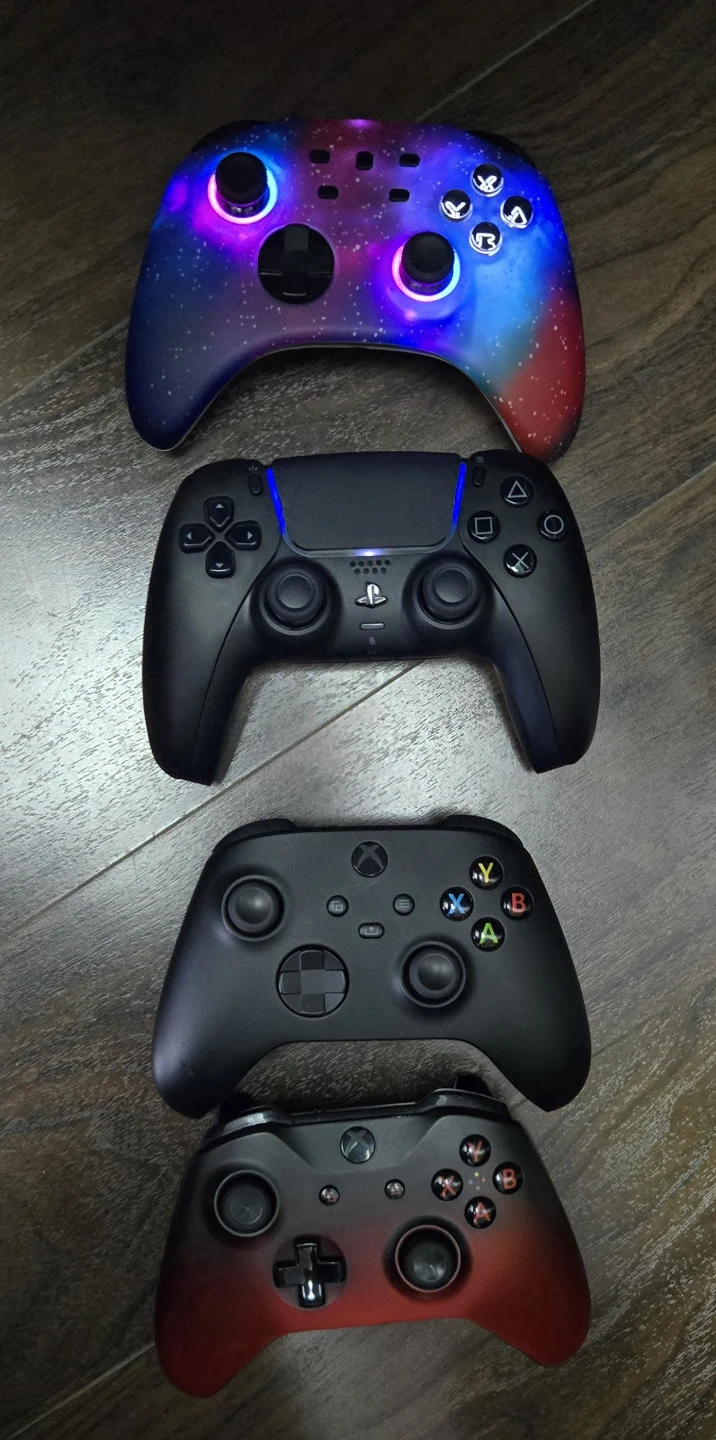Xbox and PlayStation Controllers - Bundle - photo 4