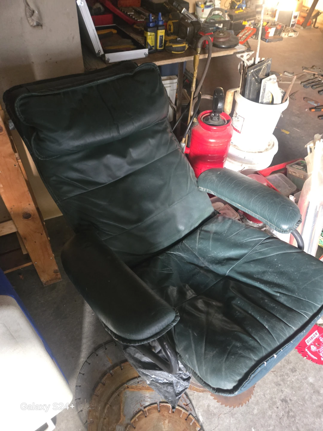 Green Leather Recliner Chair - photo 4