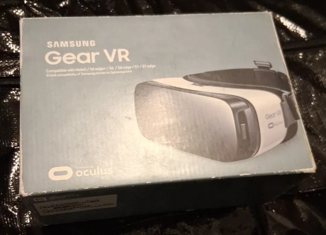 Samsung Gear VR Virtual Reality Headset