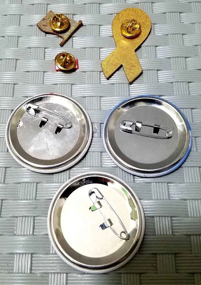 🍁Canada Pins and Buttons Collection🍁 - photo 2