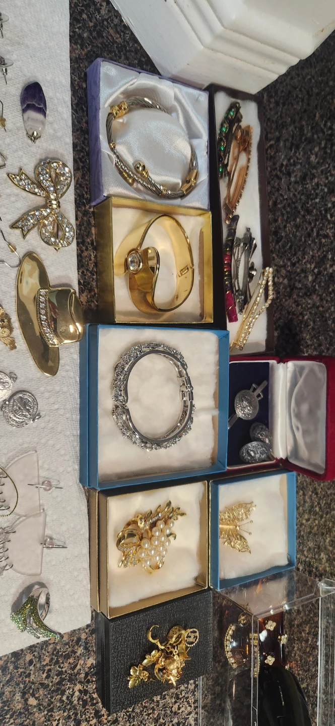 Assorted Vintage Costume Jewellery Collection