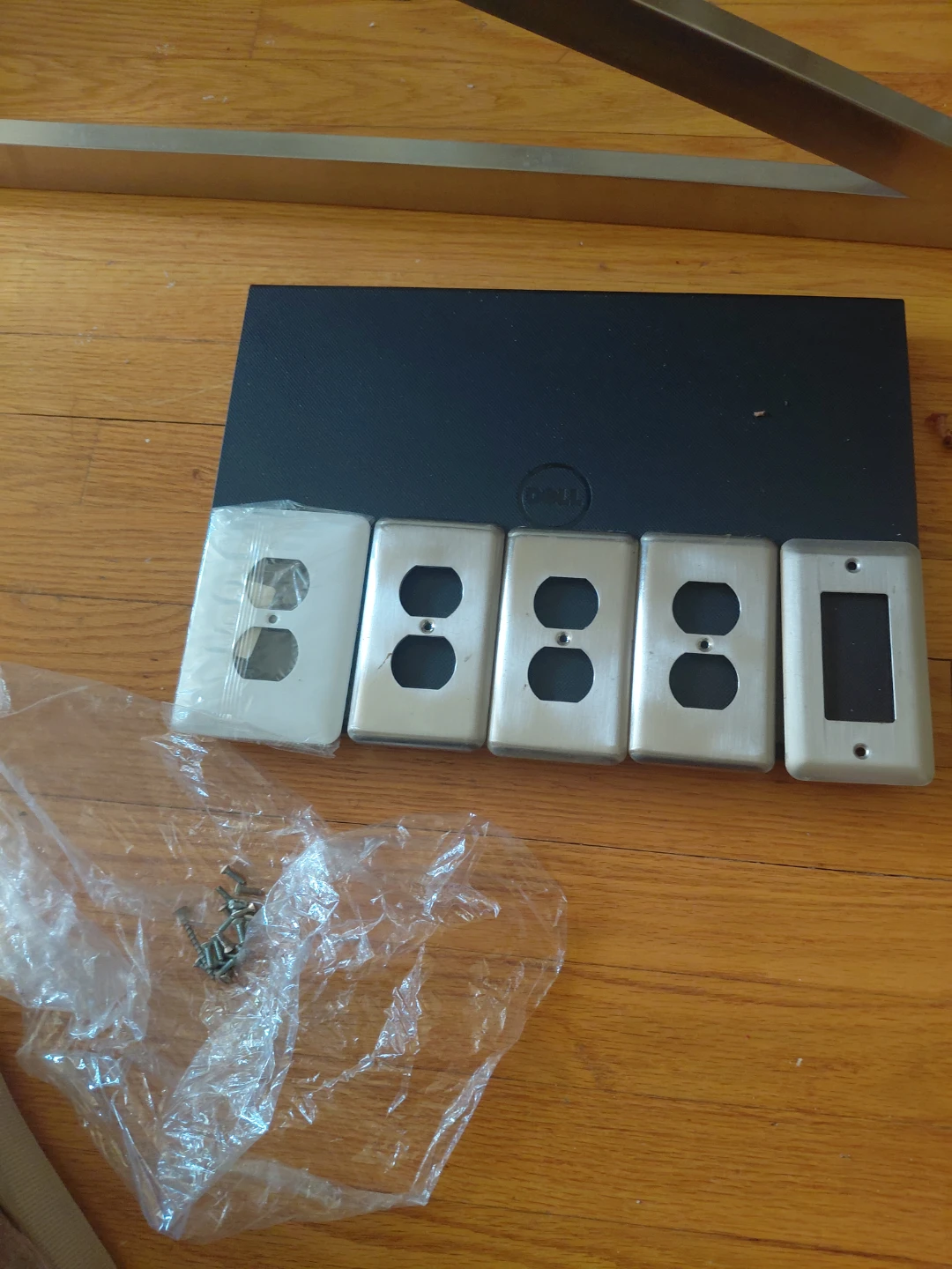 Lot of 5 Outlet and Switch Cover Plates