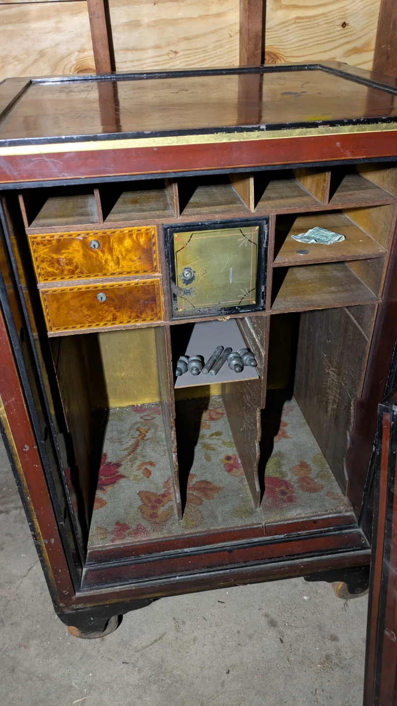 Hall's Safe & Lock Co. Antique Safe - photo 5