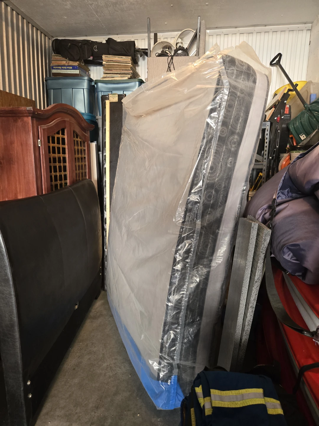 Dark brown Leather sliegh bed and Kingstown 14" mattress - photo 3