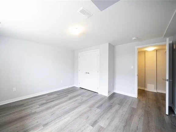 Unfurnished Basement Suite with Kitchenette and Bathroom - photo 2