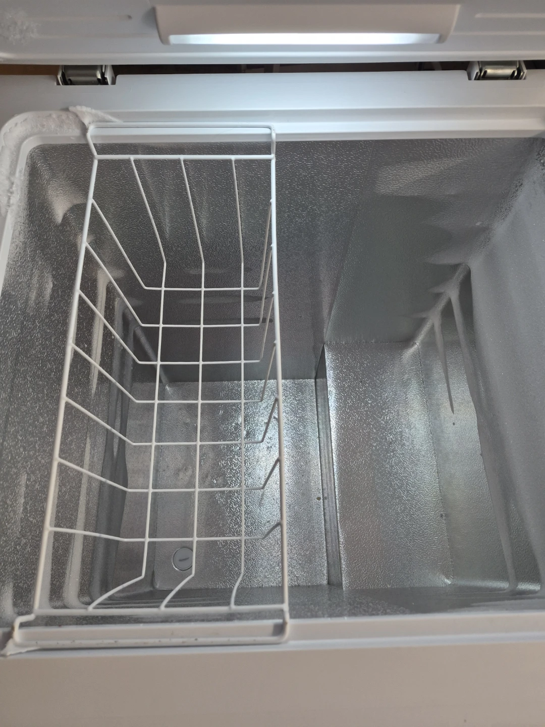 Insignia Chest Freezer - photo 2