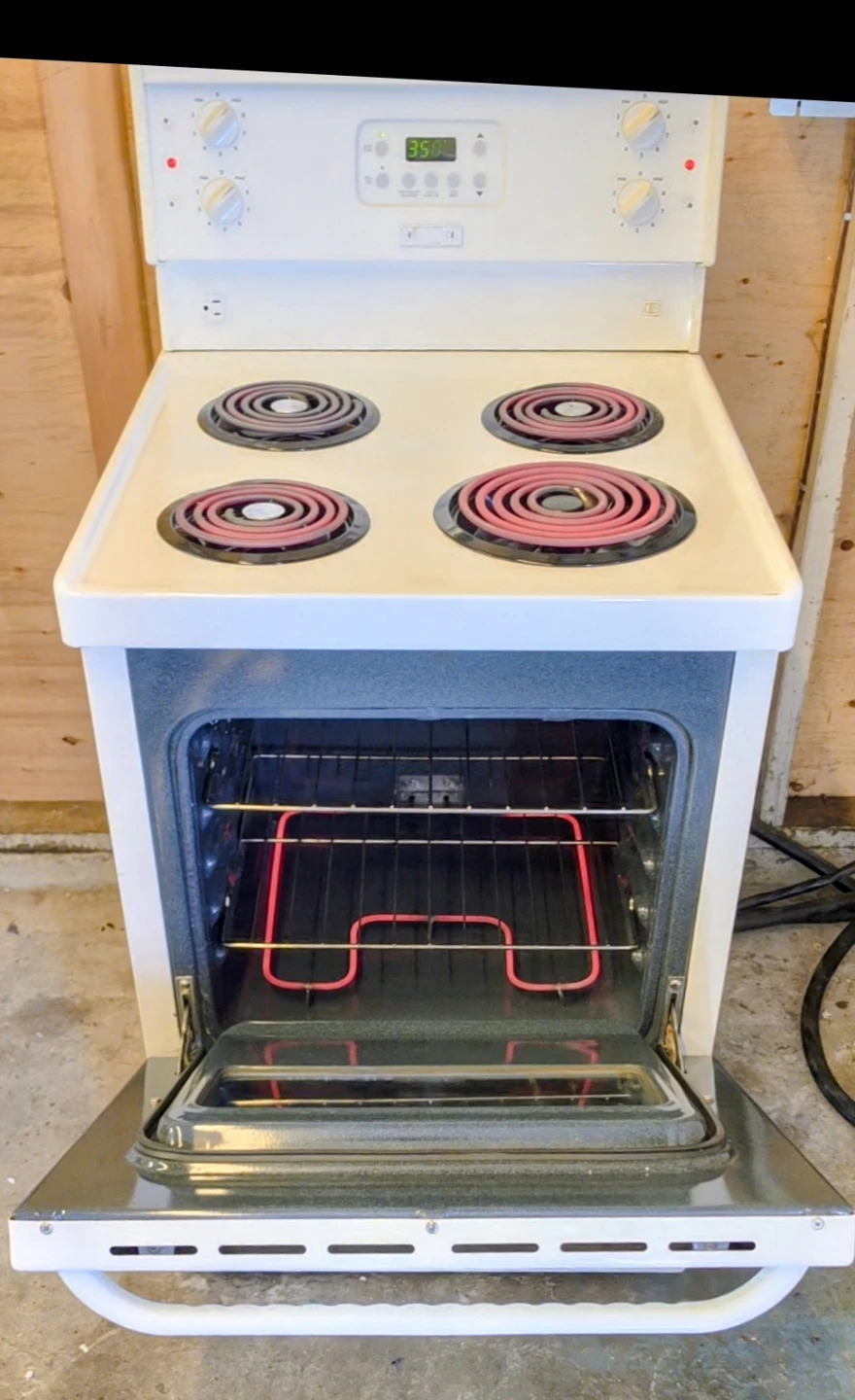 ​Frigidaire 24" Electric Coil Stove  - Delivery Available 🚚