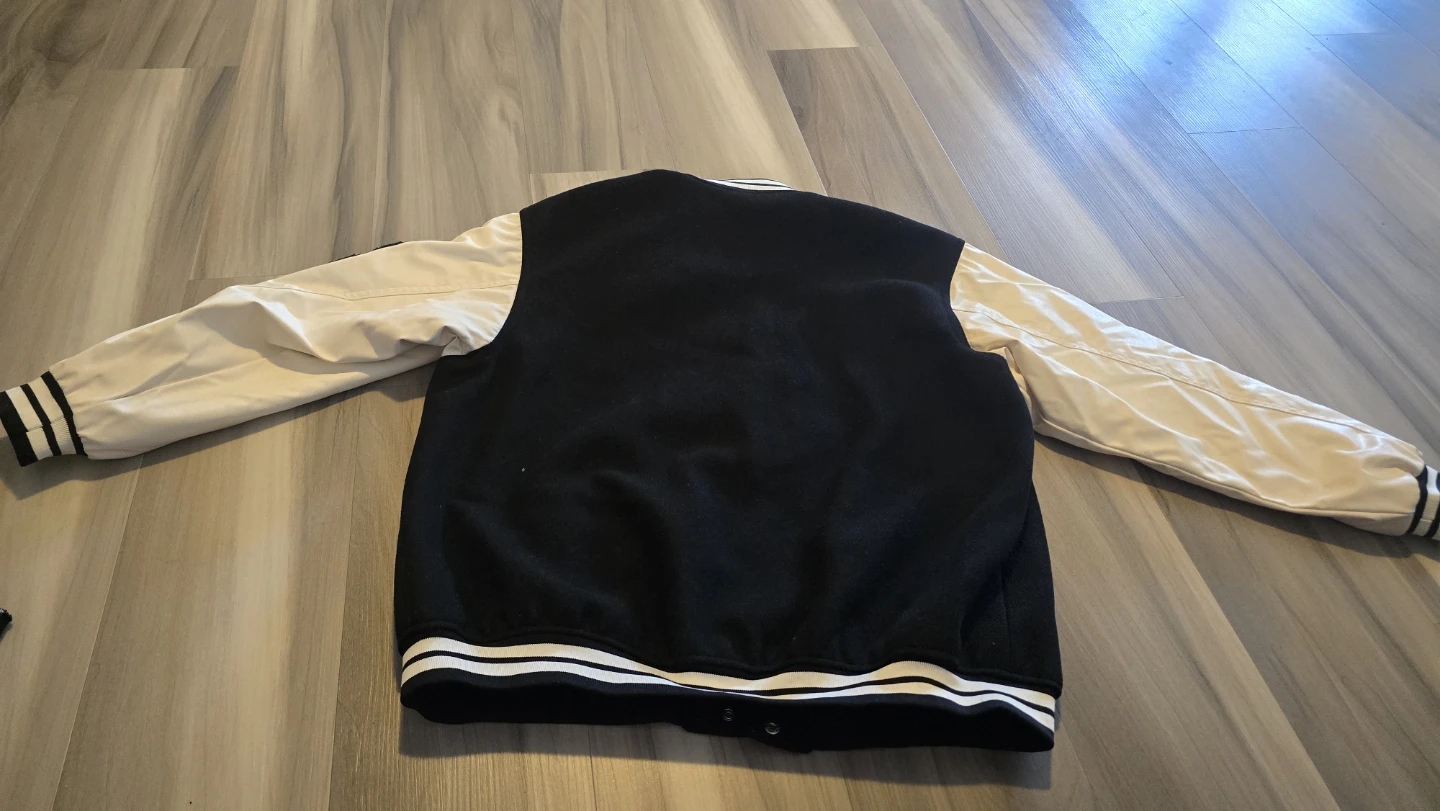 H&M Divided "Playoffs" Bomber Jacket - photo 2