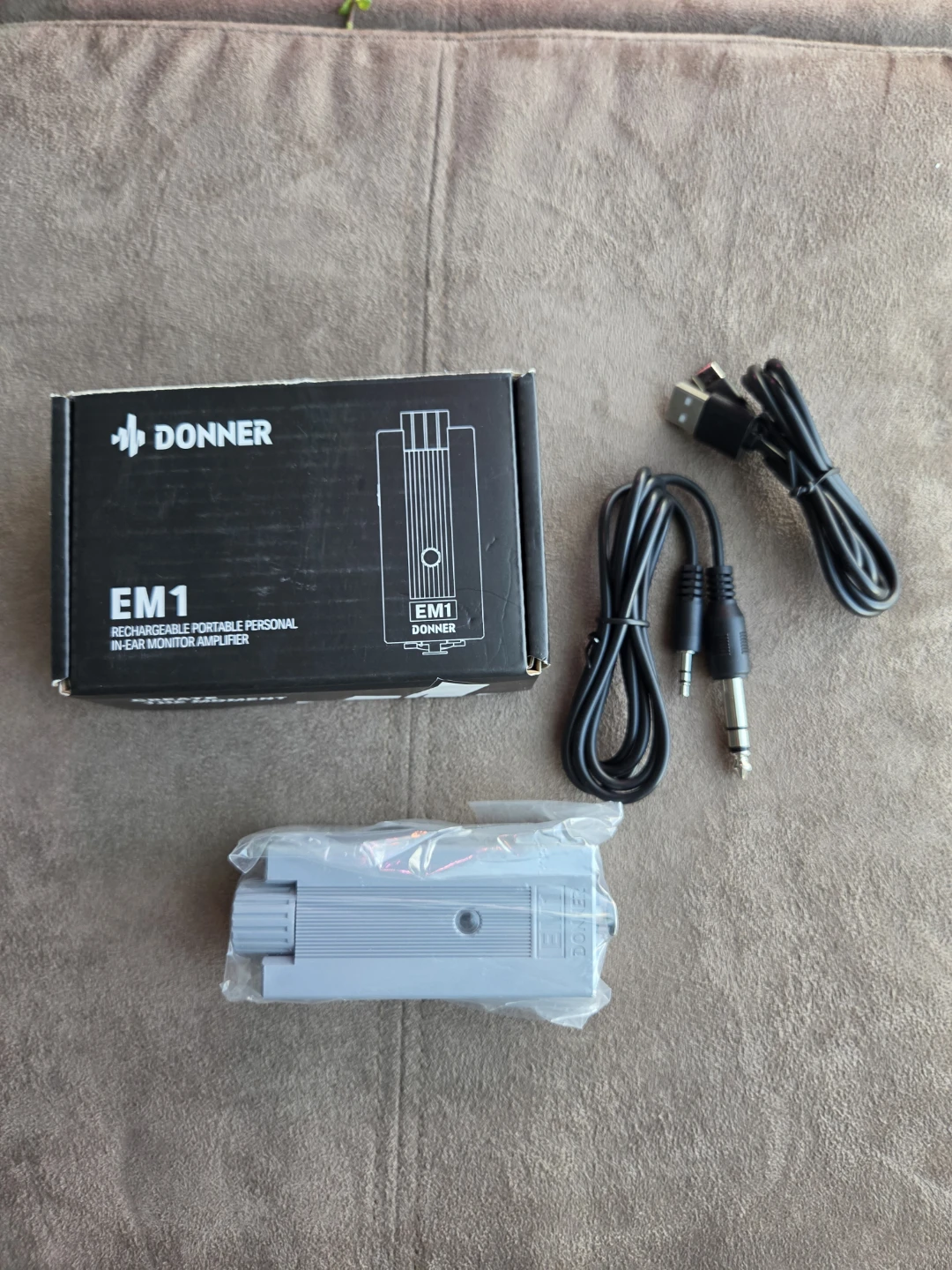 Donner EM1 Rechargeable Personal In-Ear Monitor Amplifier