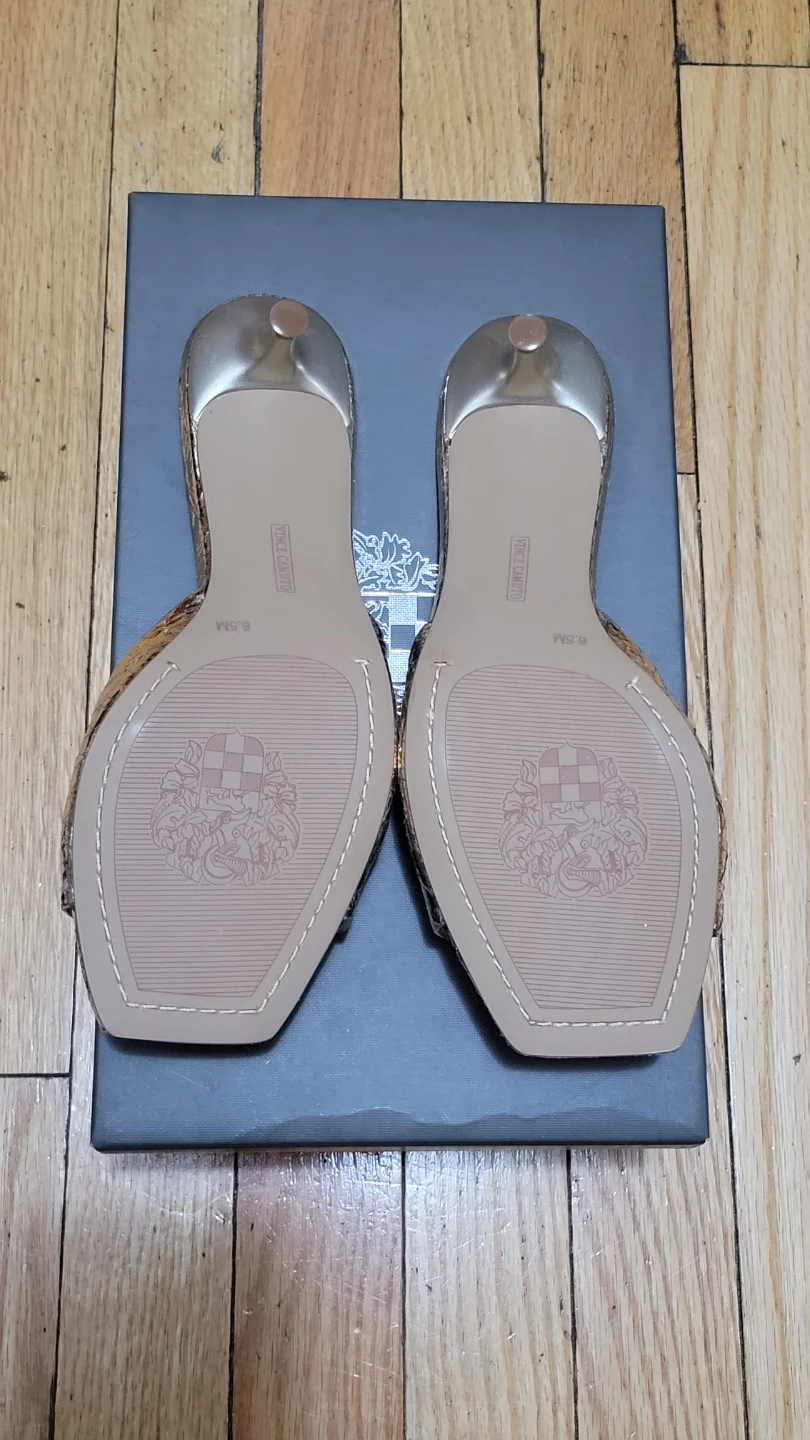 Vince Camuto Women's Gold Crackled Textured Mules - Size 6.5M - photo 4