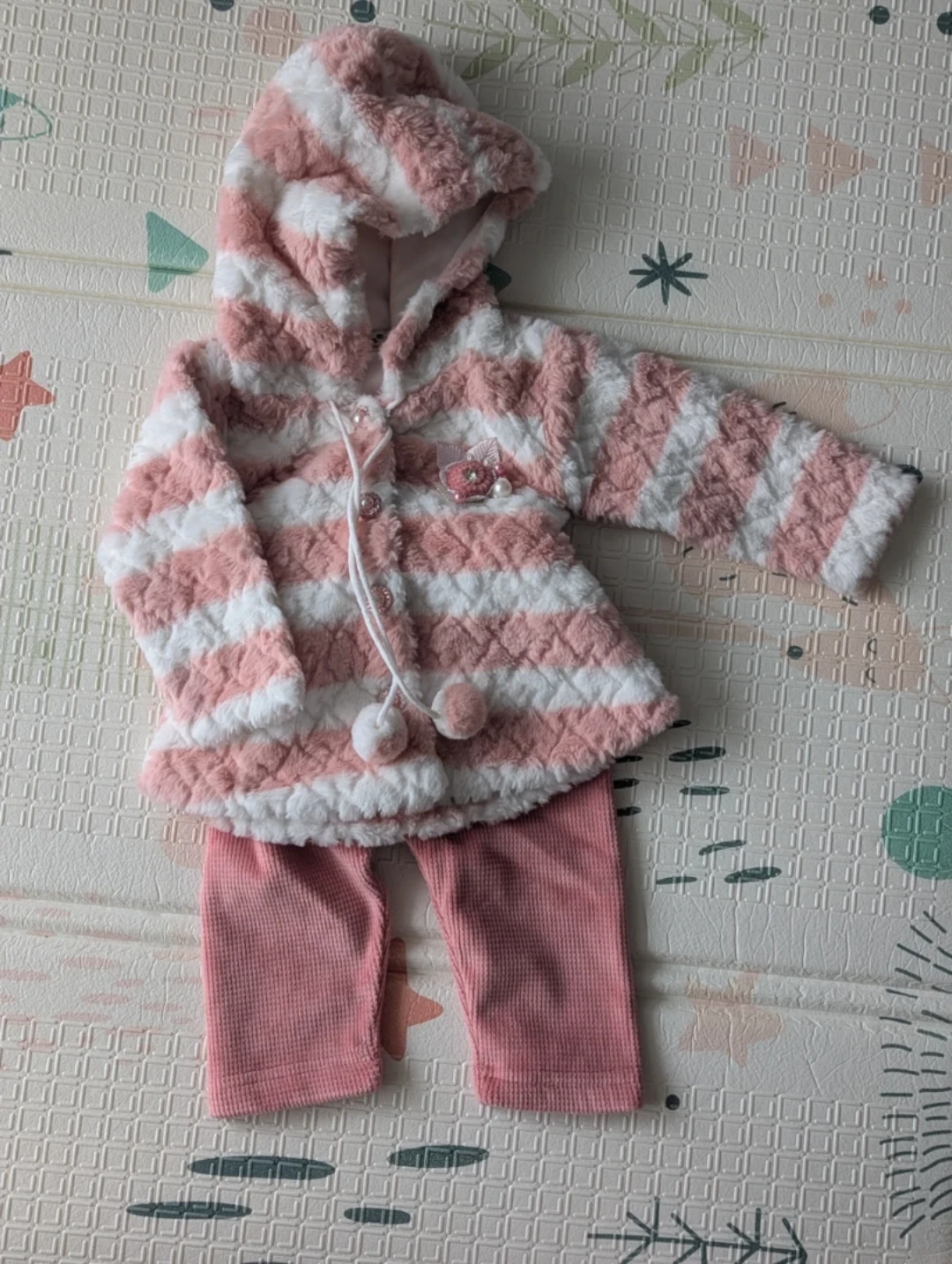 Moving Out Sale-  2 Hooded Coat for Baby Girls - photo 2