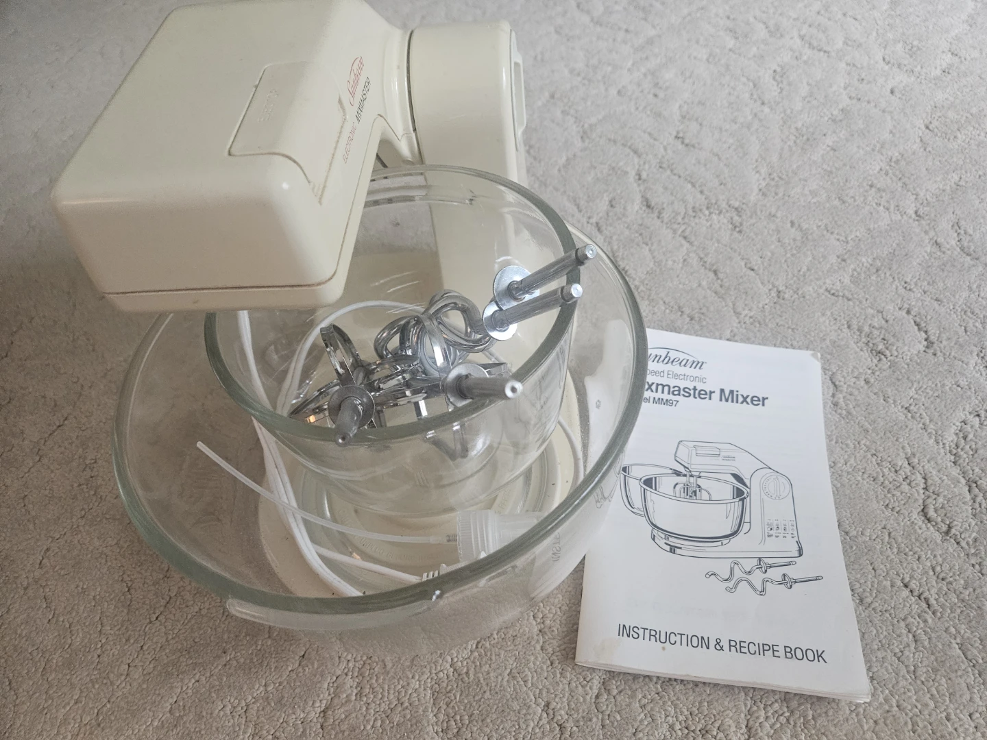 Sunbeam Electronic Mixmaster Mixer Model MR57 - photo 4