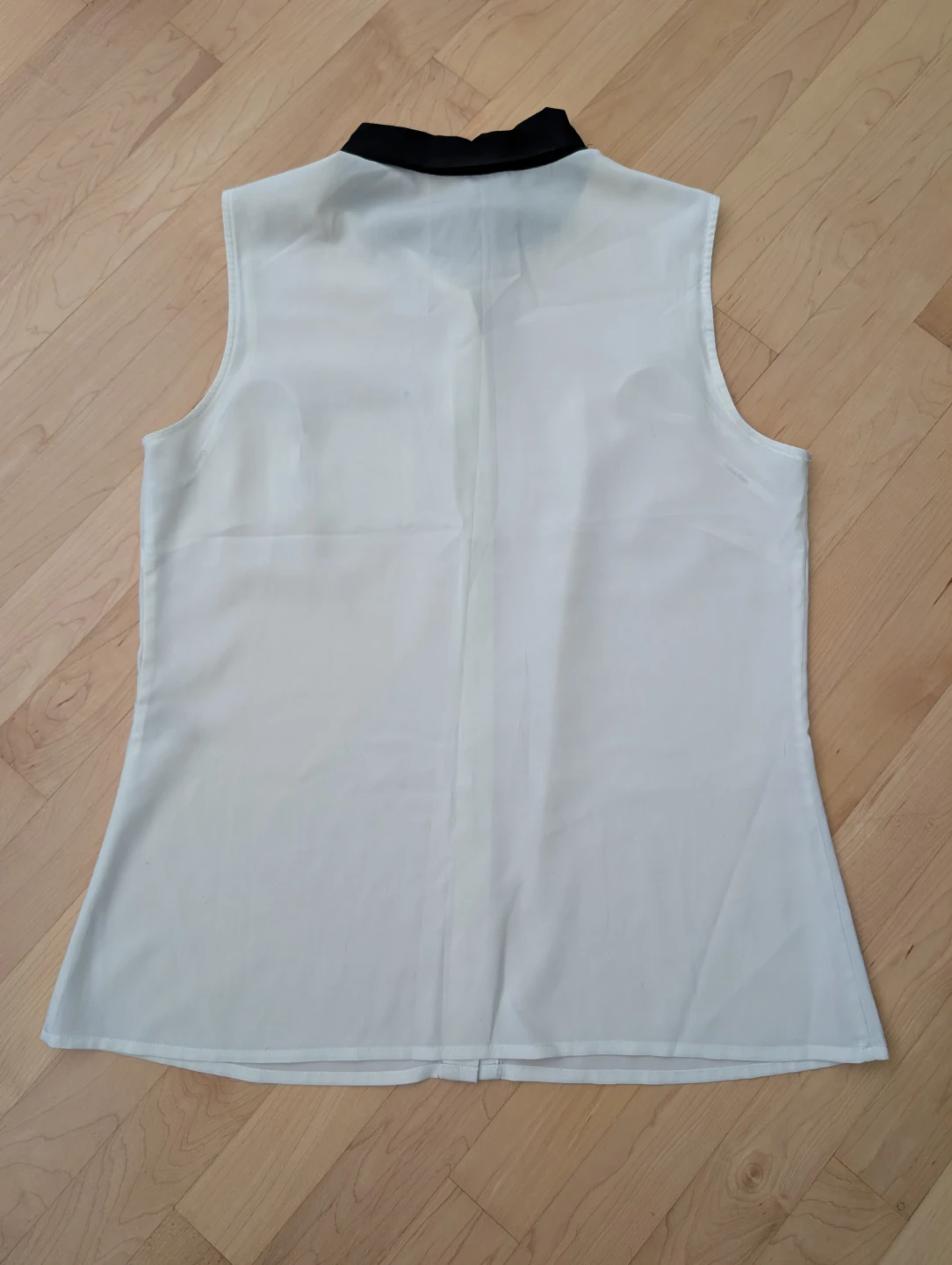 Calvin Klein sleeveless top - photo 2