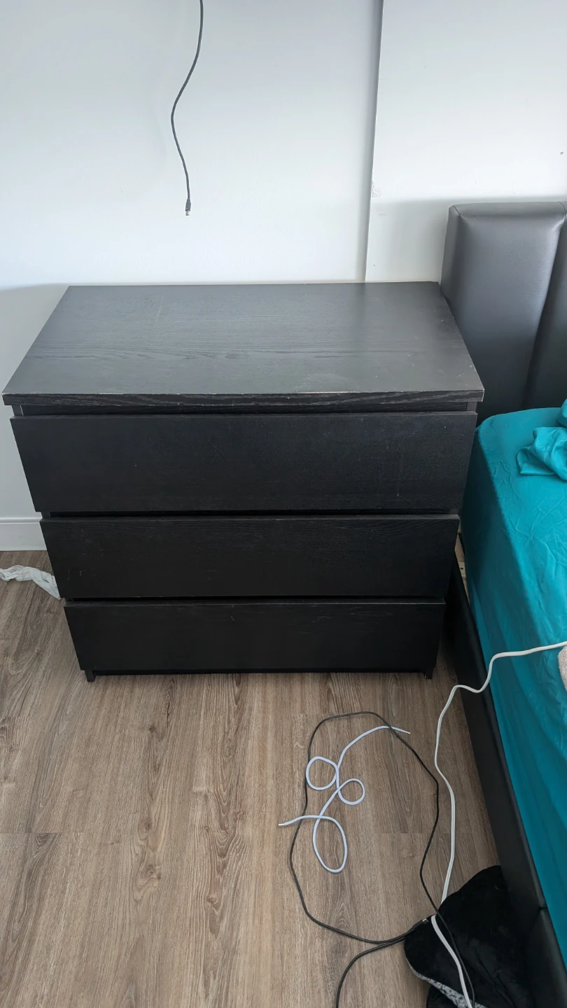 Black 3-Drawer Dresser