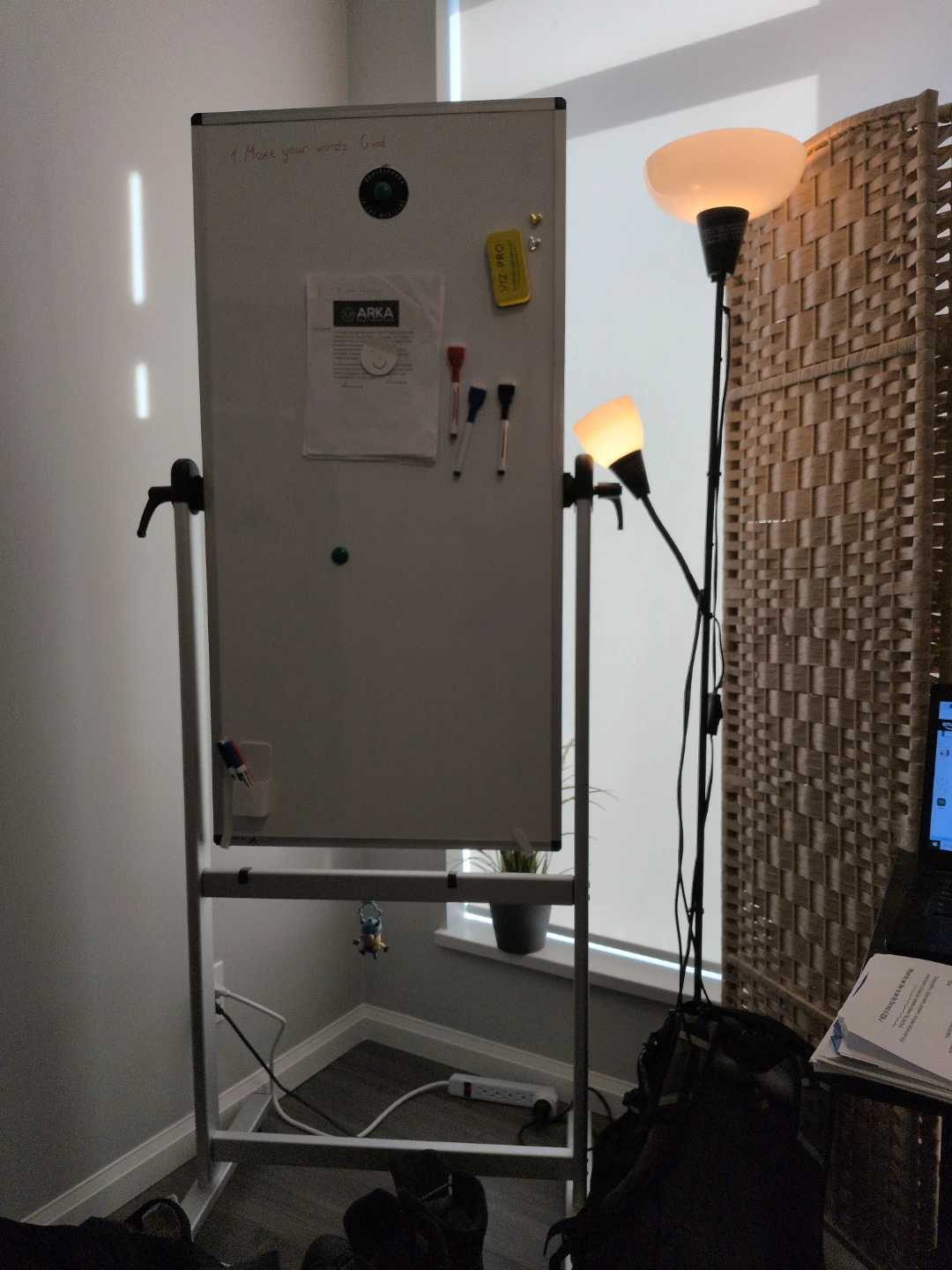 Whiteboard on Stand with Markers Viz-pro 48 24