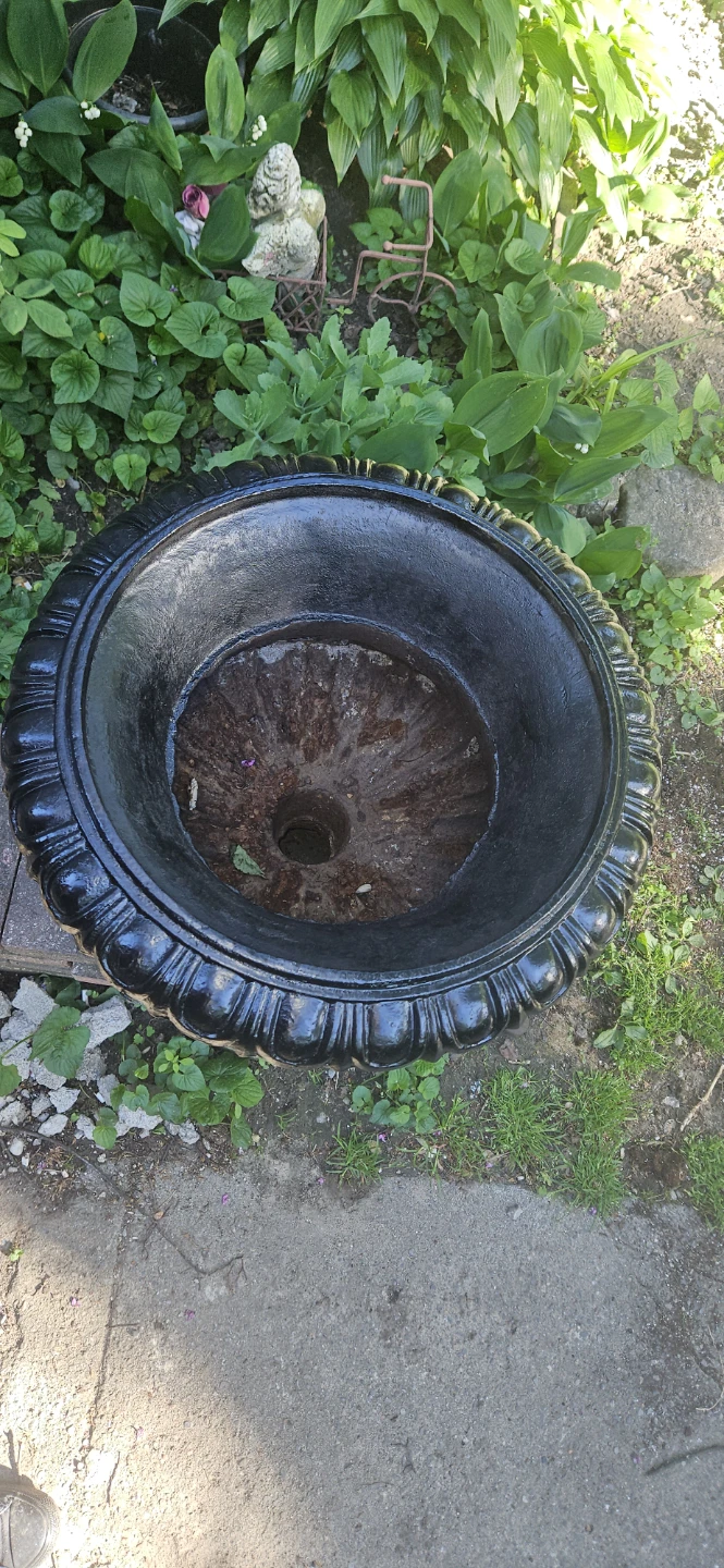Black Cast Iron planter - photo 3