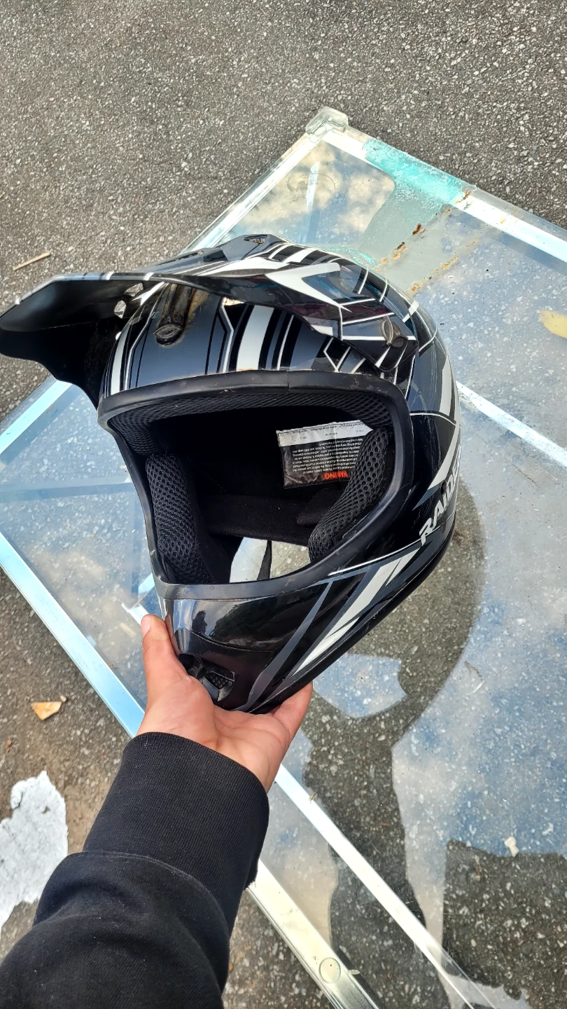 2 Fox Racing Youth Helmet with clips