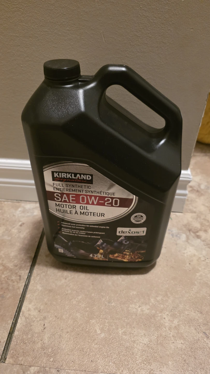 Kirkland Signature SAE 0W-20 Full Synthetic Motor Oil - 4.73 L