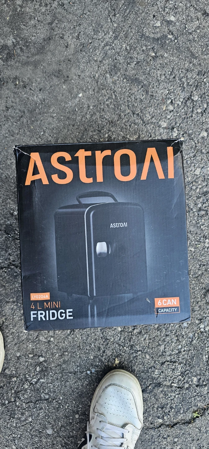 AstroAI 4L Mini Fridge - photo 2