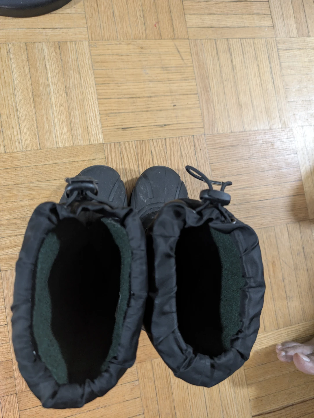 Moving Sale - Sorel Youth Snow Boots - photo 4