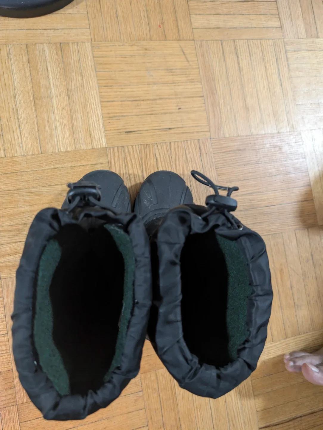 Moving Sale - Sorel Youth Snow Boots - photo 4