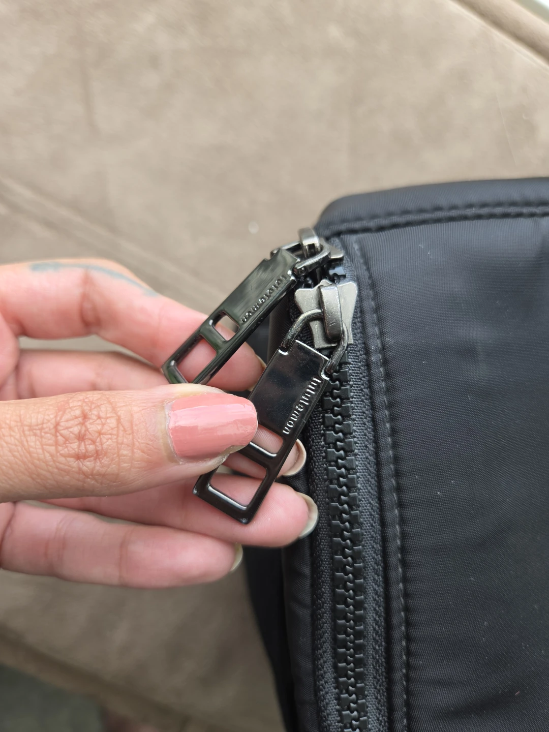 Lululemon travel bag - photo 3