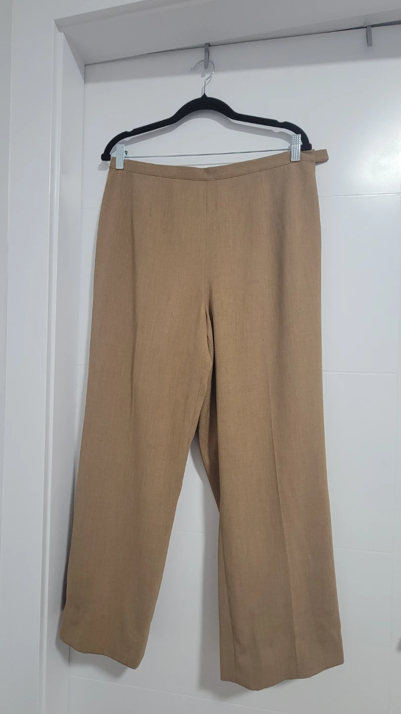 Alfred Dunner Women's Beige Blazer & Pants Set - photo 3