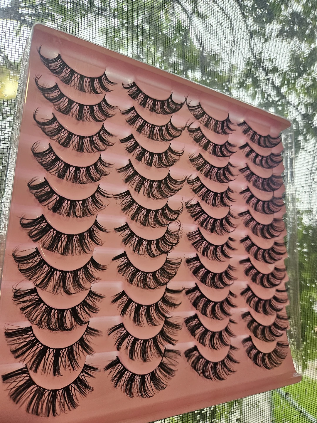 False lashes 20 pairs.