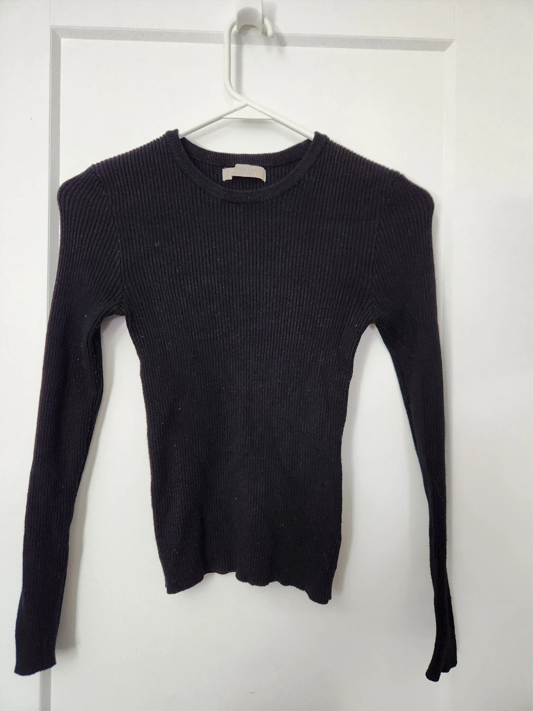 Black Ribbed Long Sleeve Sweater ⚽