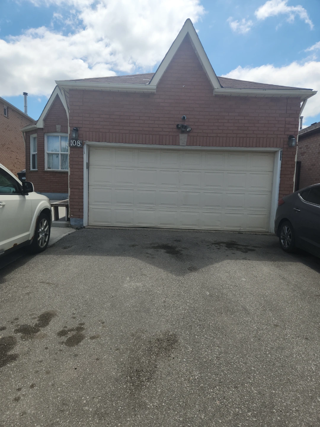 Shared room for rent female