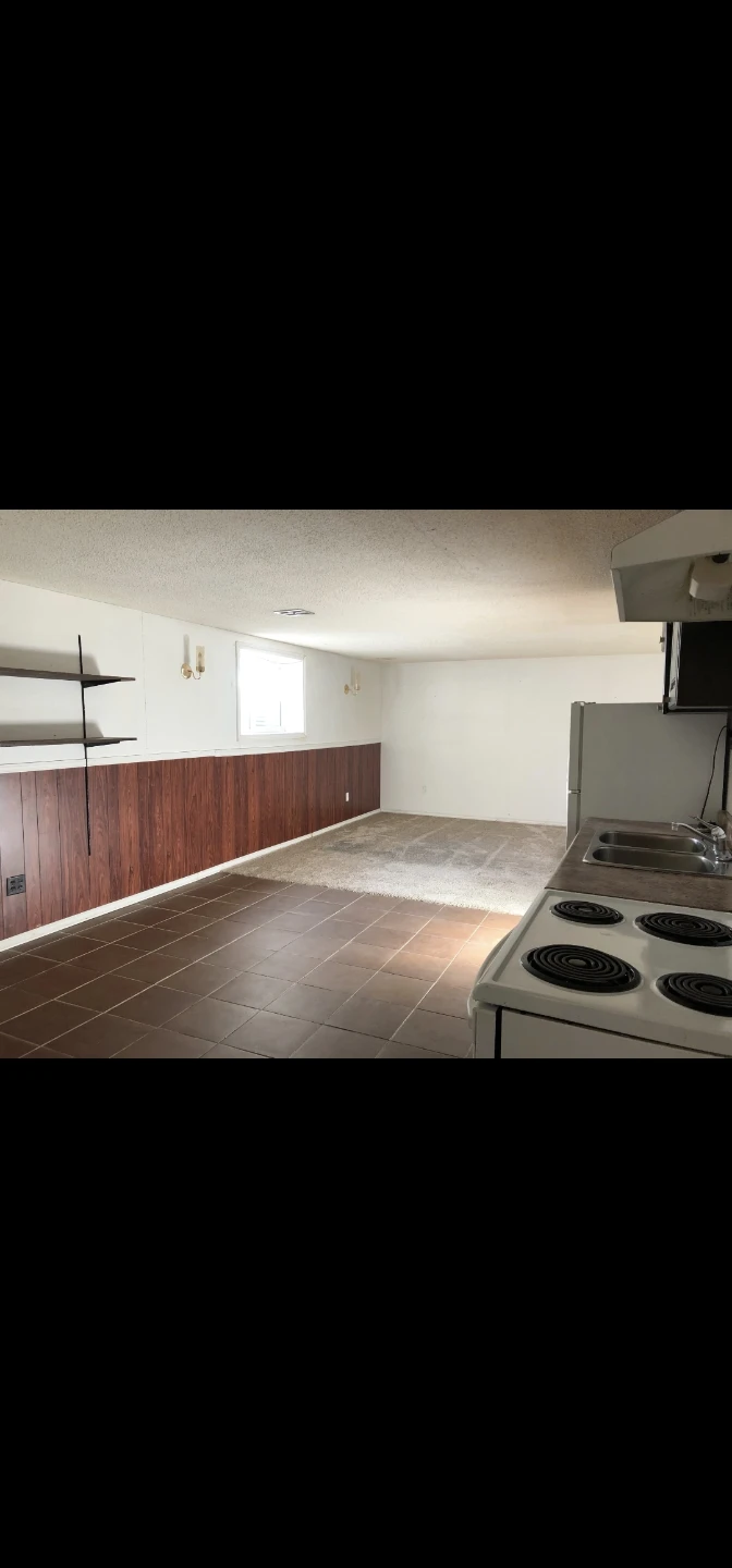 2 BEDROOMS BASEMENT SUITE IN MARLBOROUGH N.E AVAIL 1 JULY - photo 2