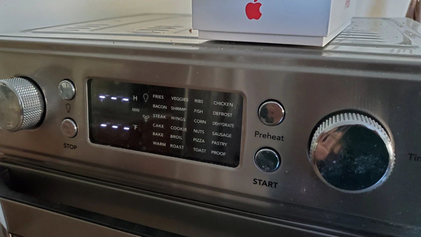 Frigidaire Air Fryer Toaster Oven - photo 2
