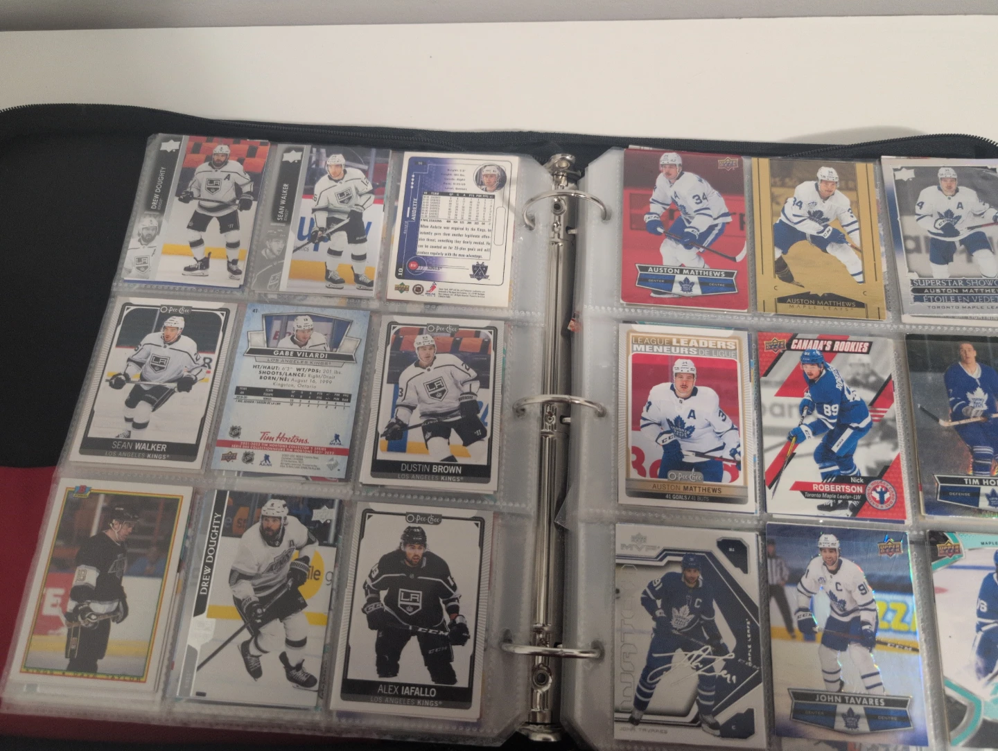 Assorted hockey cards