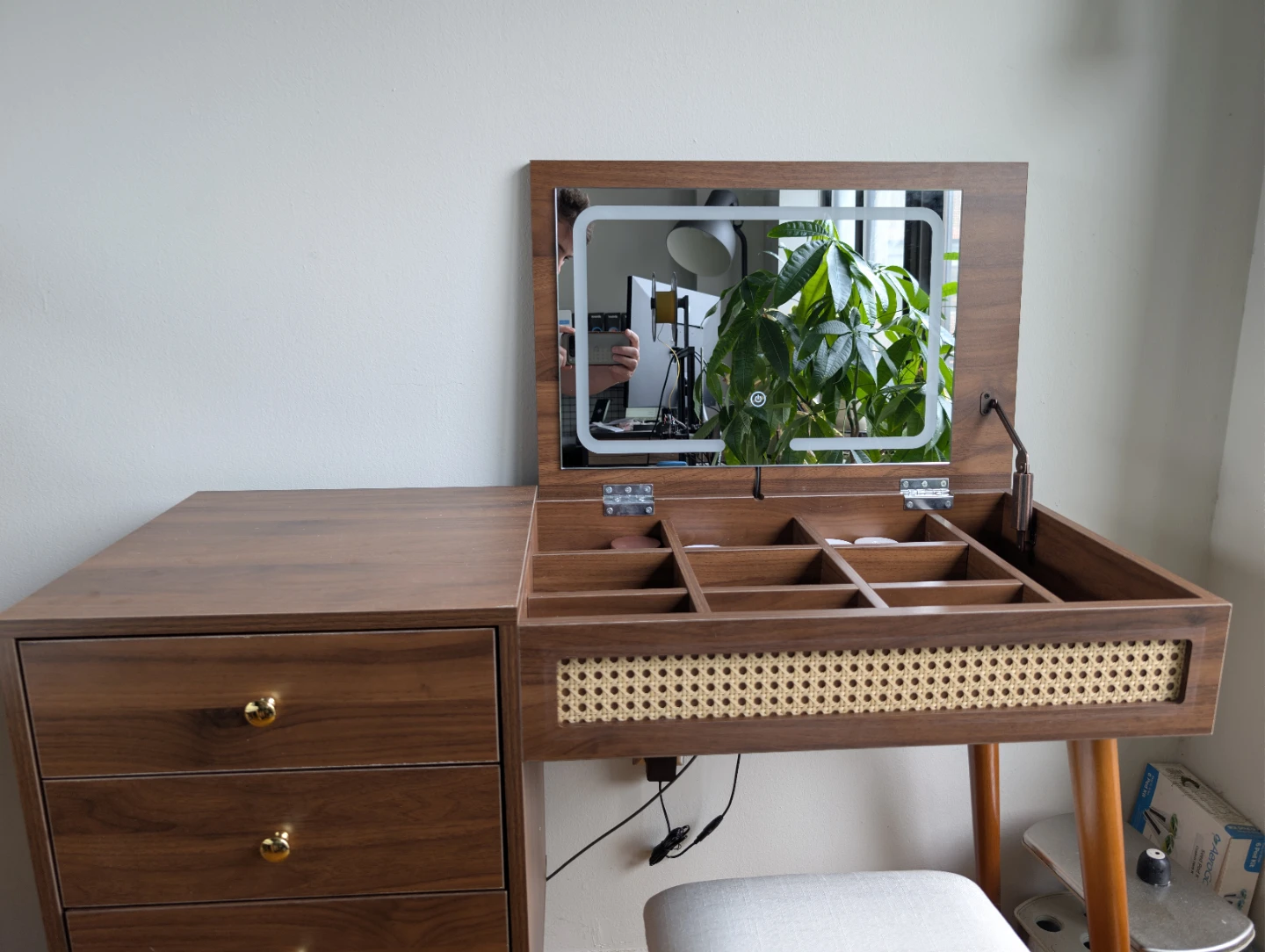 39" Vanity Desk With Flip-Up Led Mirror And 3 Drawers - photo 5