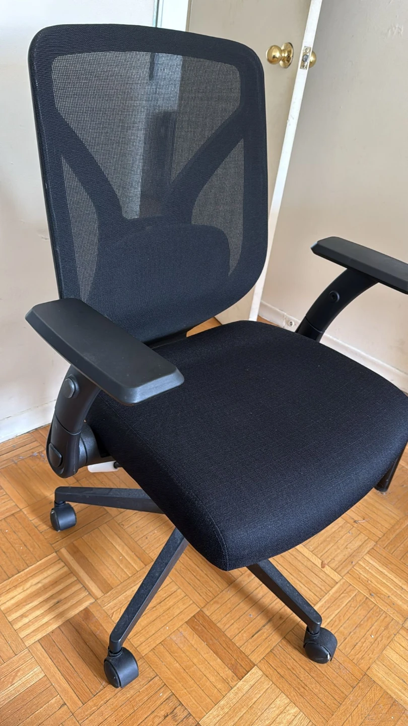 Black Ergonomic Mesh Office Chair - photo 2
