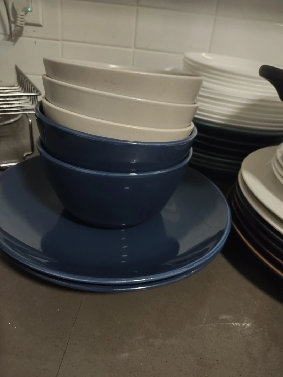 (moving)Kitchenware set with pot, bowls, plates - photo 3