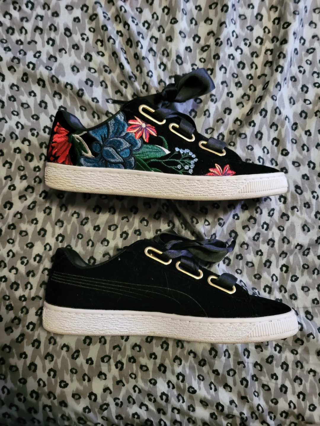 Puma Black Velvet Basket Heart Floral Embroidered Sneakers - - photo 2