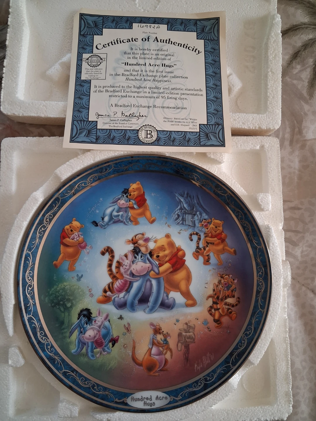Bradford Exchange Hundred Acre Hugs Plate - photo 2