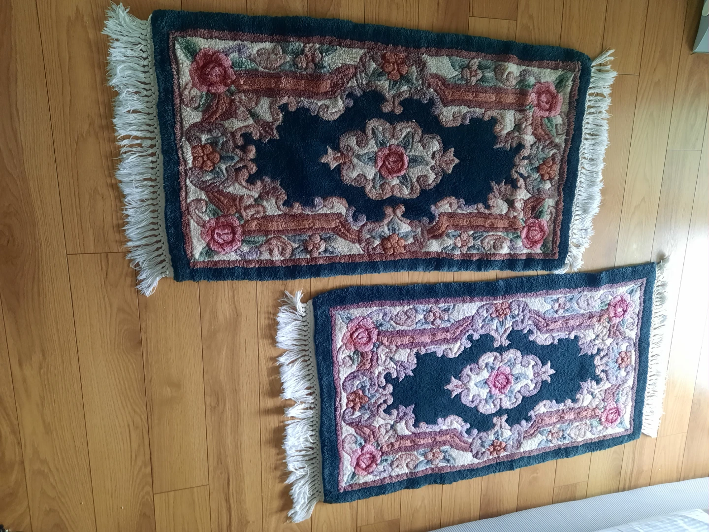 Two beautiful Rugs with clean Tassels for your living room - photo 3