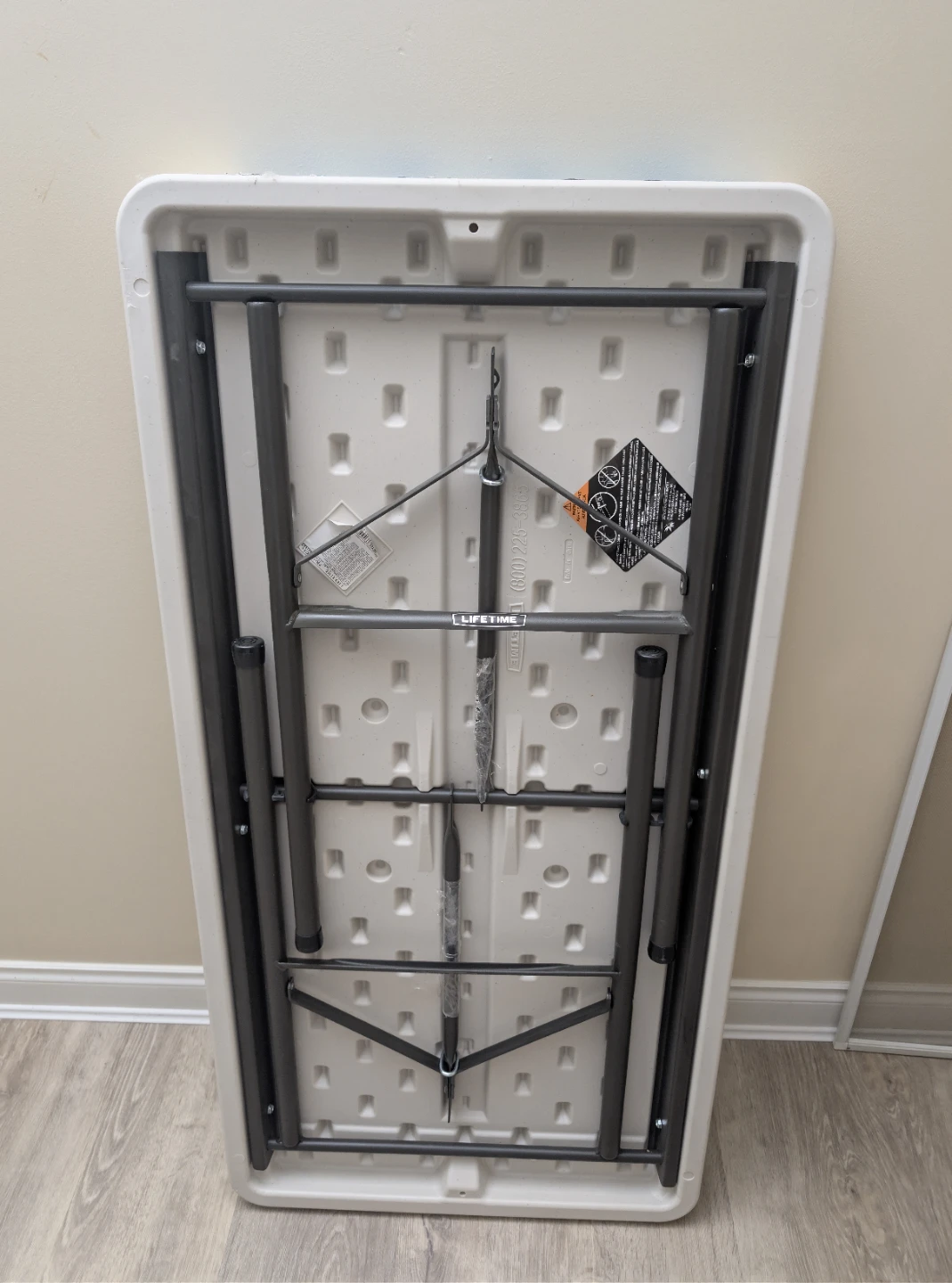 Lifetime 4-Foot Commercial Folding Table - photo 3