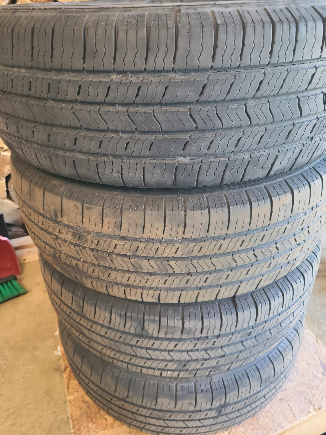 Used Tire 195/65R15 - photo 2