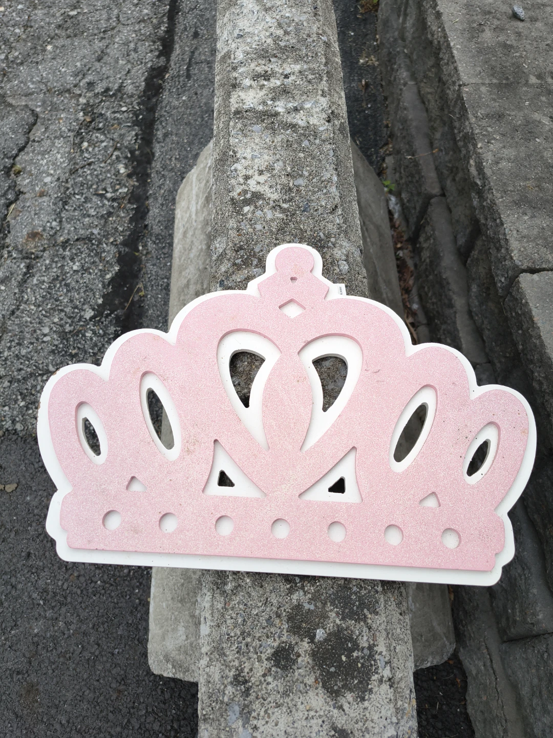 Pink crown plaque wood