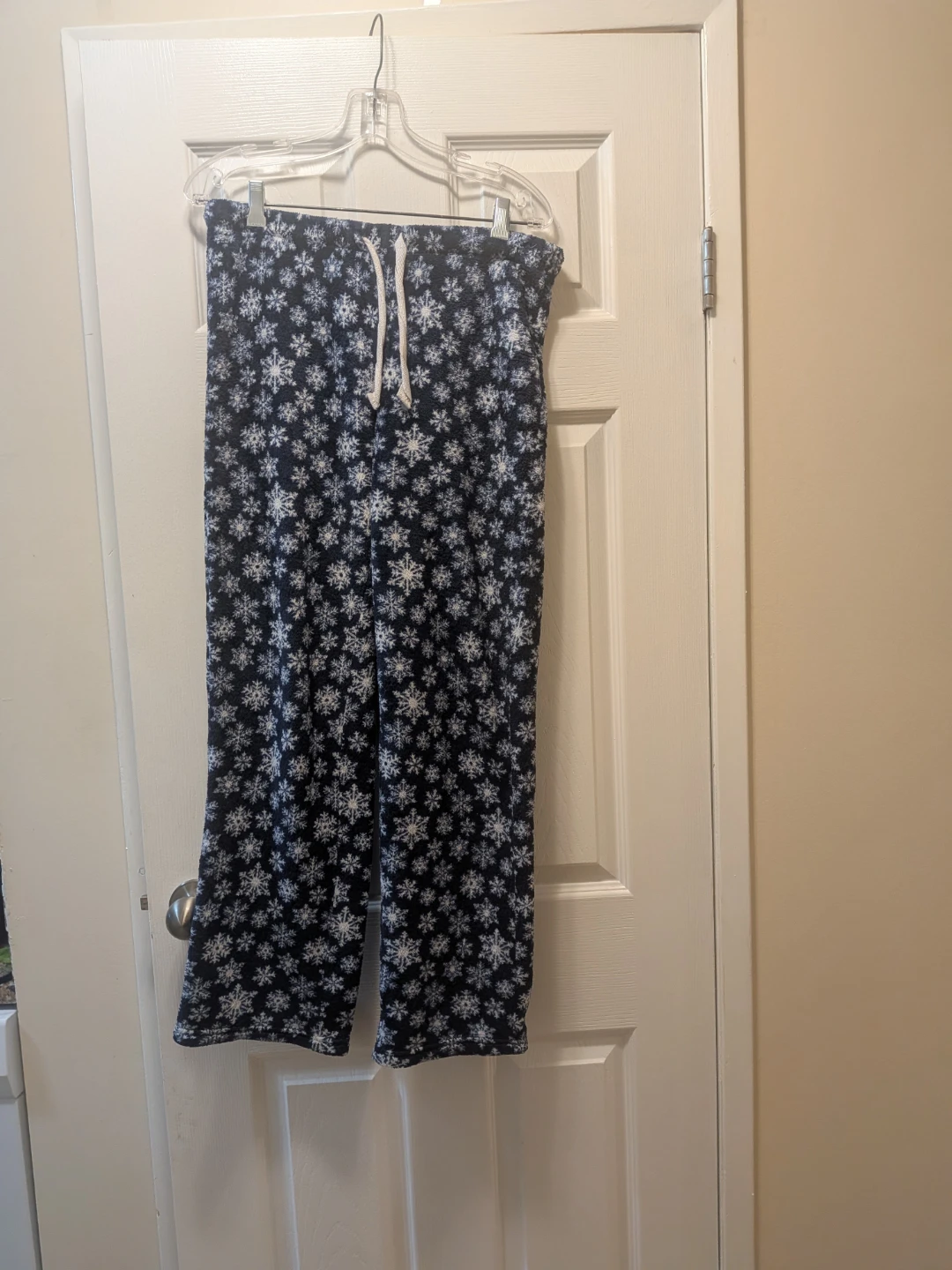 snowflake-patterned pajama pants pick up in st Albert - photo 2