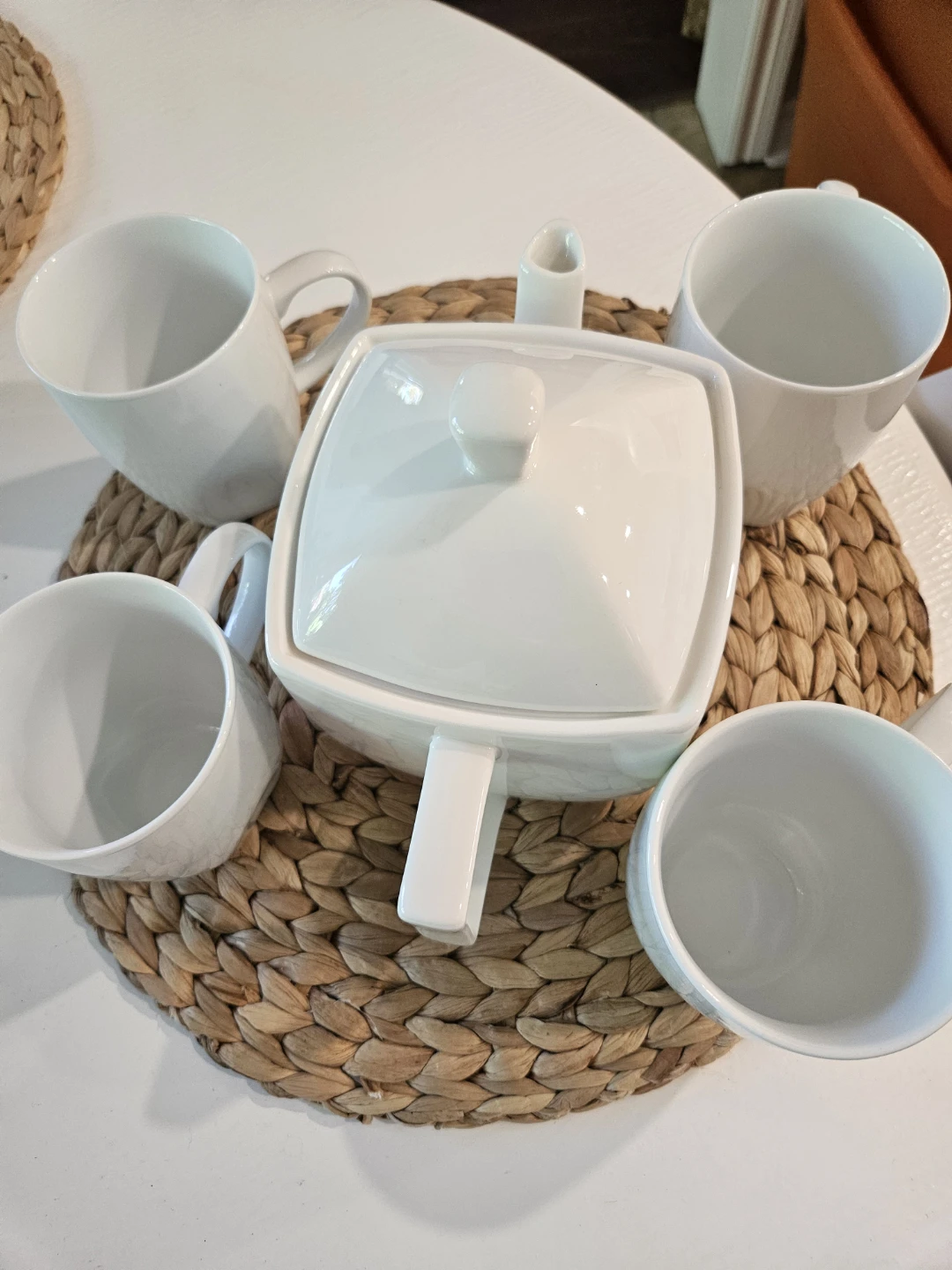 White Tea Set with 4 Cups - photo 2