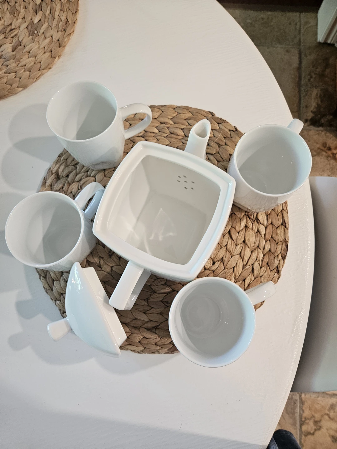 White Tea Set with 4 Cups - photo 3