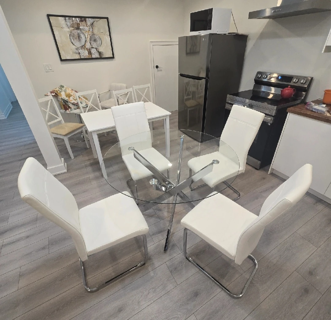Dinning Set Glass Table with 4 Amazing Chairs
