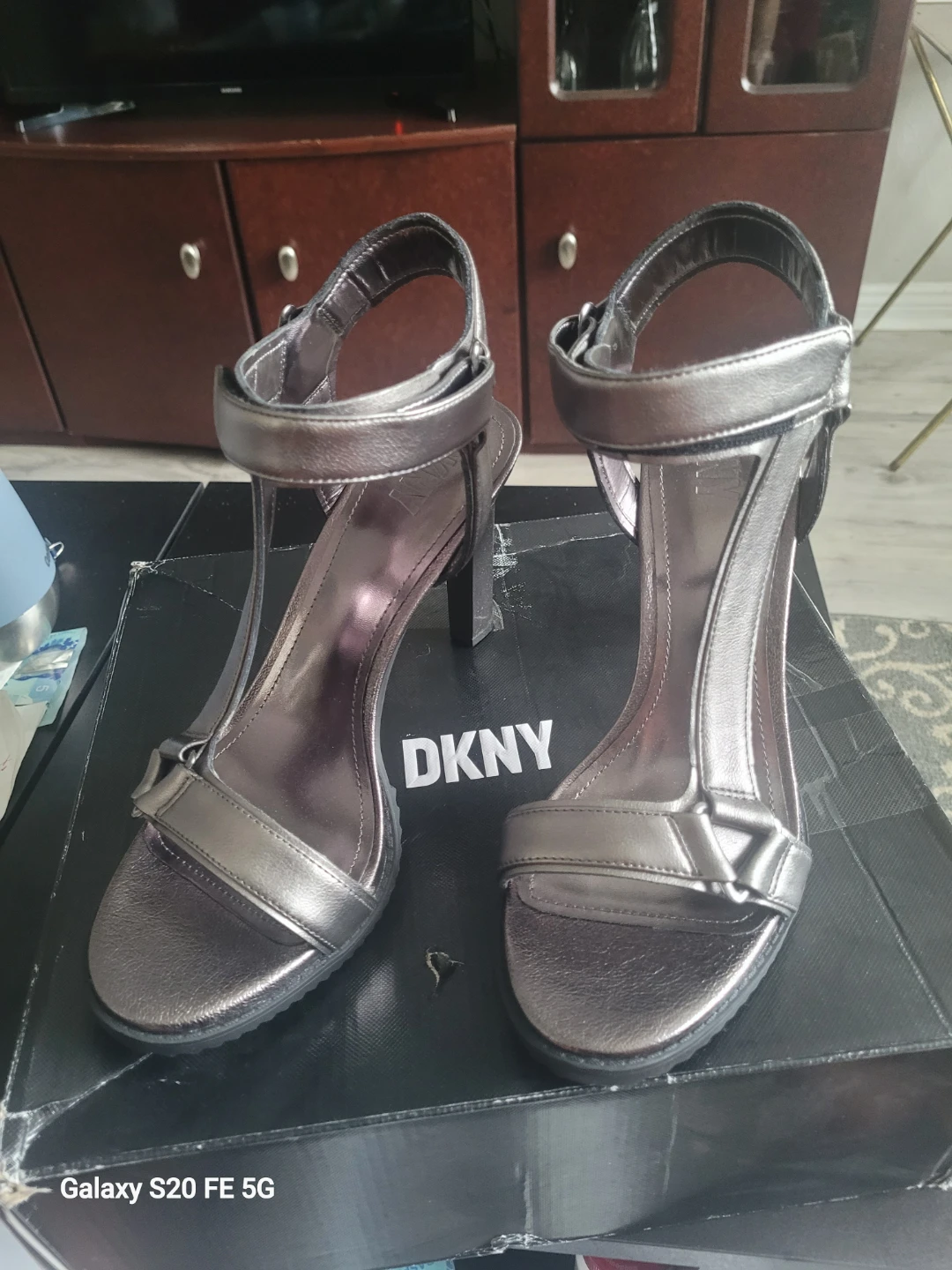 DKNY Metallic Heeled Sandals - photo 3