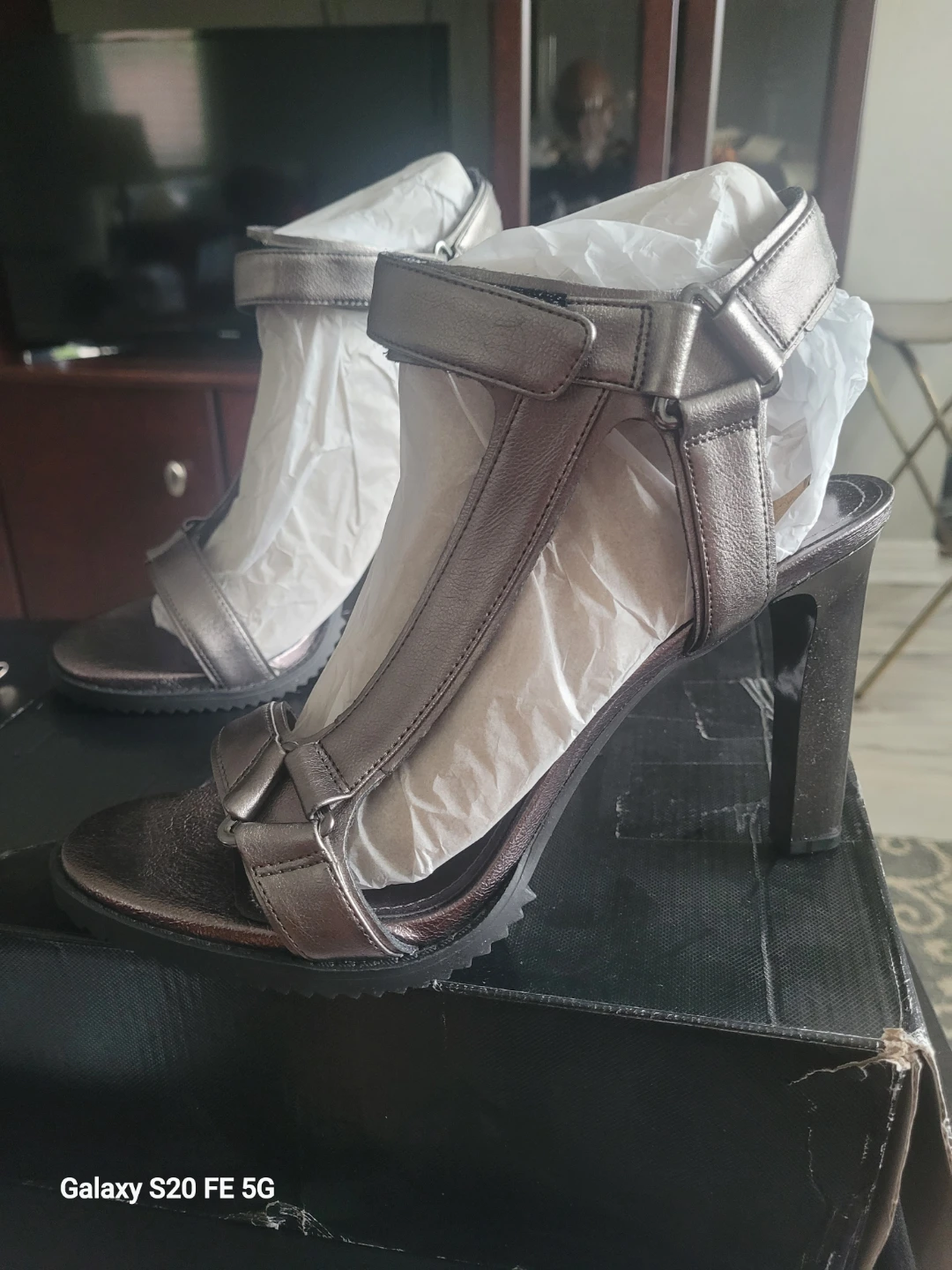 DKNY Metallic Heeled Sandals - photo 5